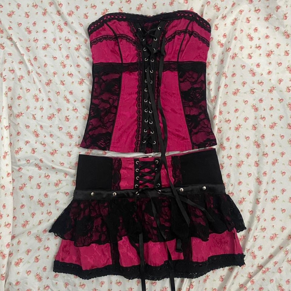 tripp nyc set